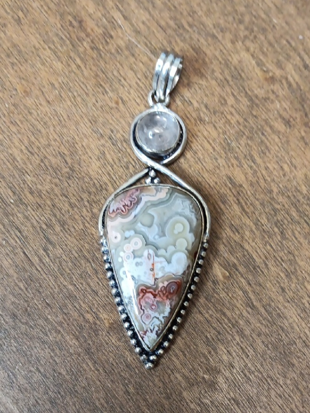 Mrxican Lace Agate Pendant in Cream and Pink